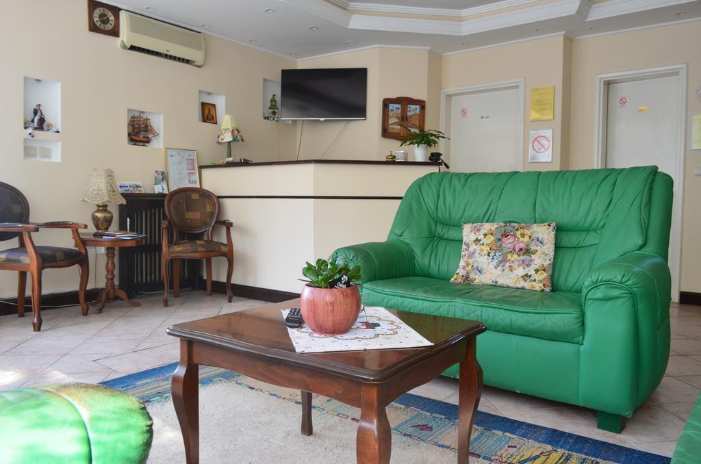 B&B Villa Evandjelina Sremska Kamenica Екстериор снимка