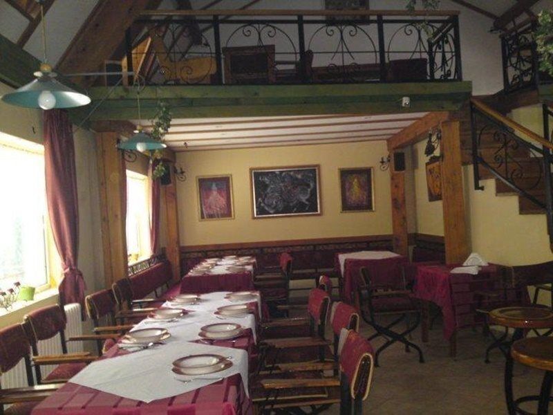 B&B Villa Evandjelina Sremska Kamenica Екстериор снимка