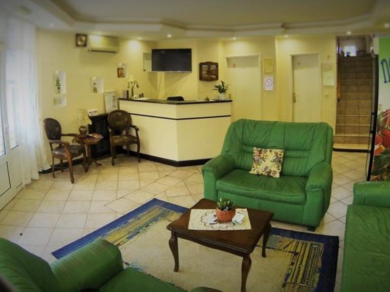 B&B Villa Evandjelina Sremska Kamenica Екстериор снимка