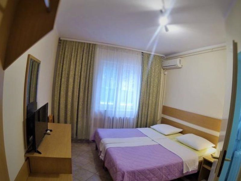 B&B Villa Evandjelina Sremska Kamenica Екстериор снимка