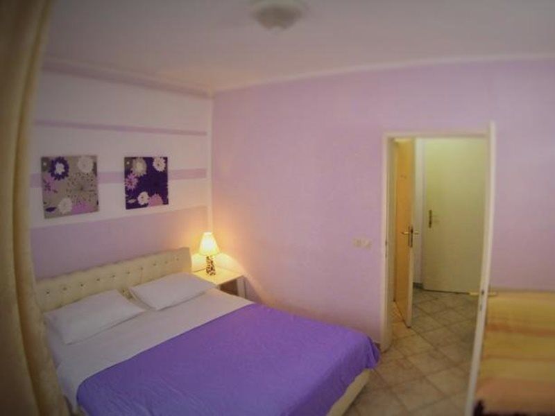 B&B Villa Evandjelina Sremska Kamenica Екстериор снимка